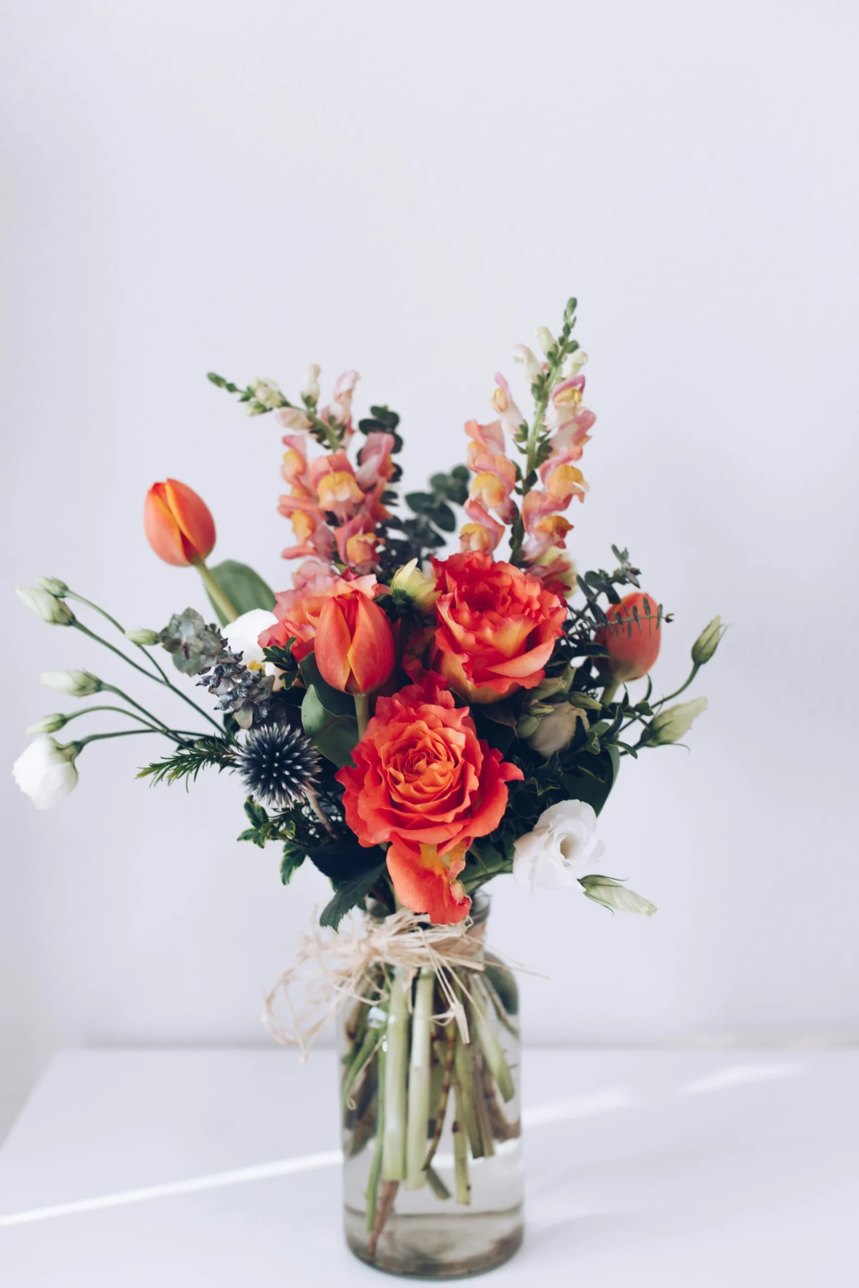 Bouquet de fleur dans vase transparent, MaisonKkot Bouquet